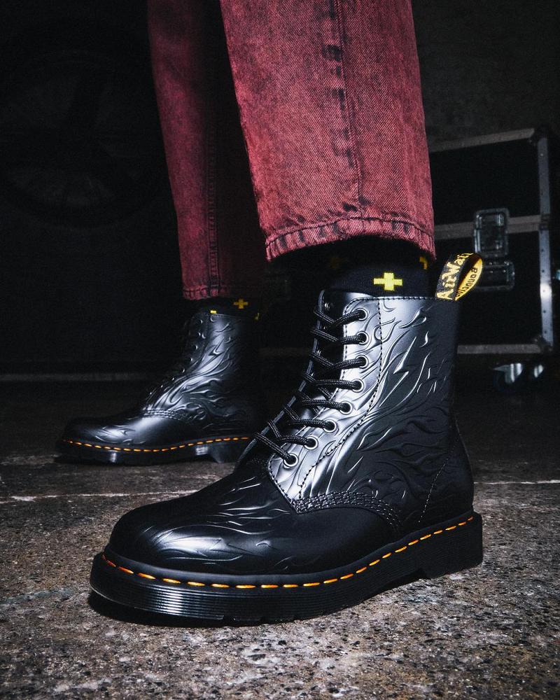 Dr Martens 1460 Flames Emboss Leren Veterlaarzen Heren Zwart | NL 299MQZ